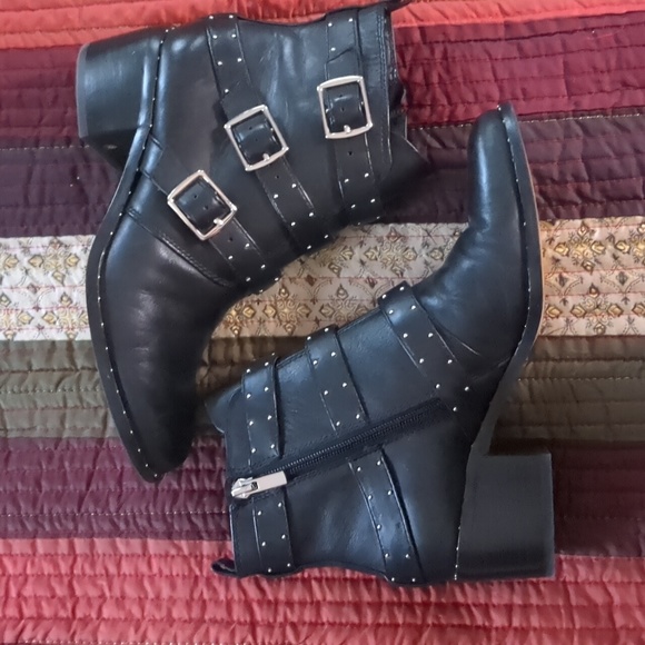 LORD & TAYLOR* 3 buckled strap studded block heel side zip moto boots - Picture 3 of 16